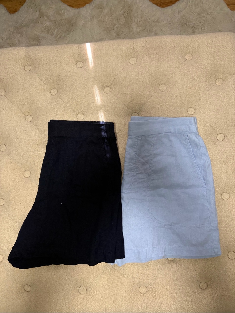 Banana Republic Elastic Waist Shorts x2 50% Linen Blend-med